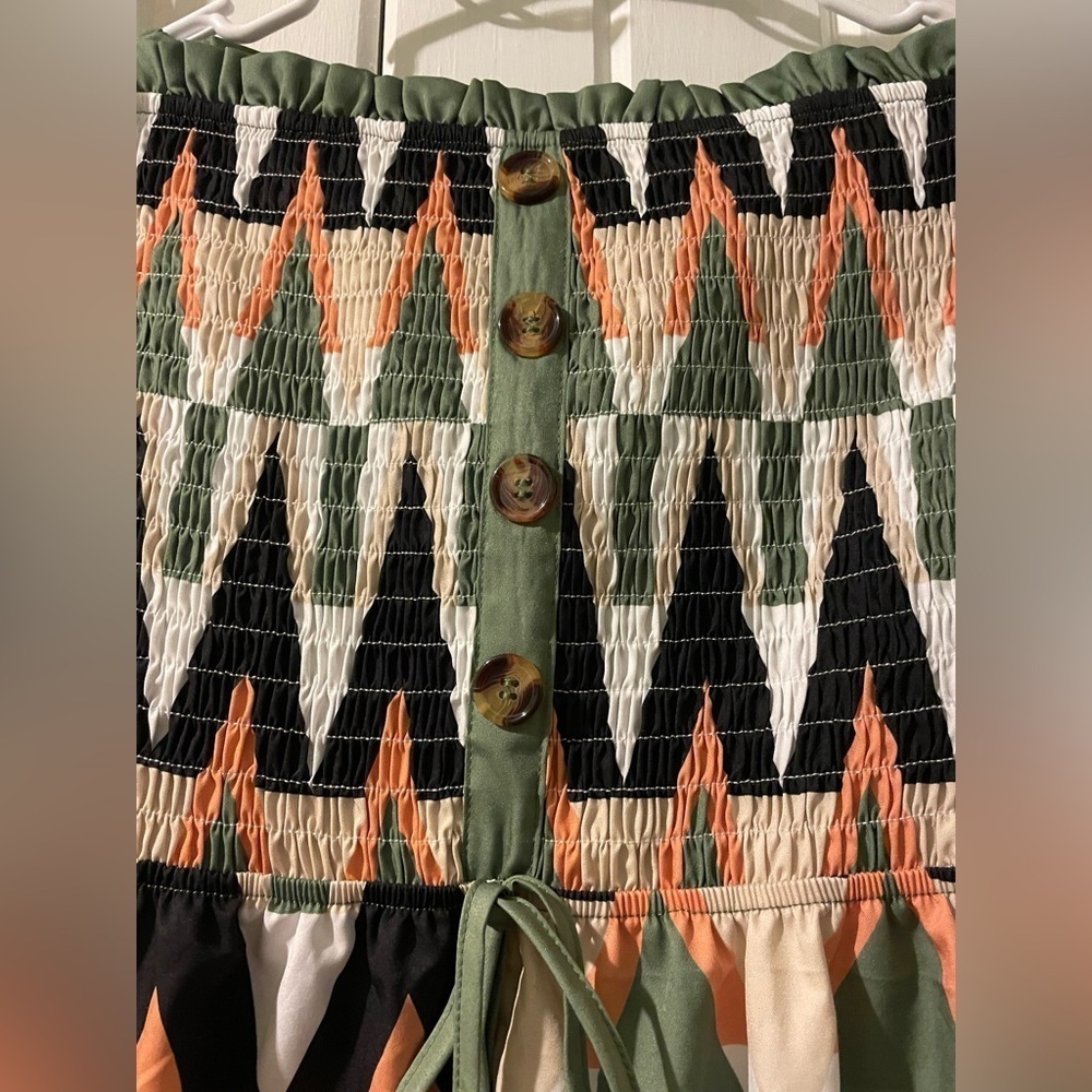 Chic Me sleeveless romper-large NWOT - Picture 4 of 6